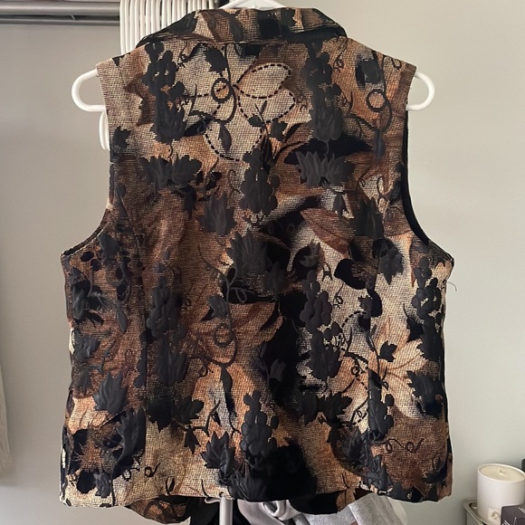 New Christopher & Banks floral tapestry vest size small - Picture 2 of 4